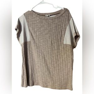 Buckle, BKE nude pink top. Great for work.